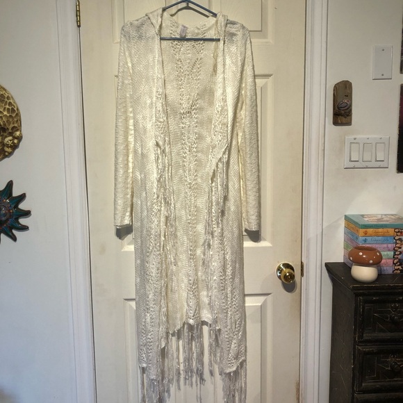White crochet fringed cardigan - Picture 7 of 14